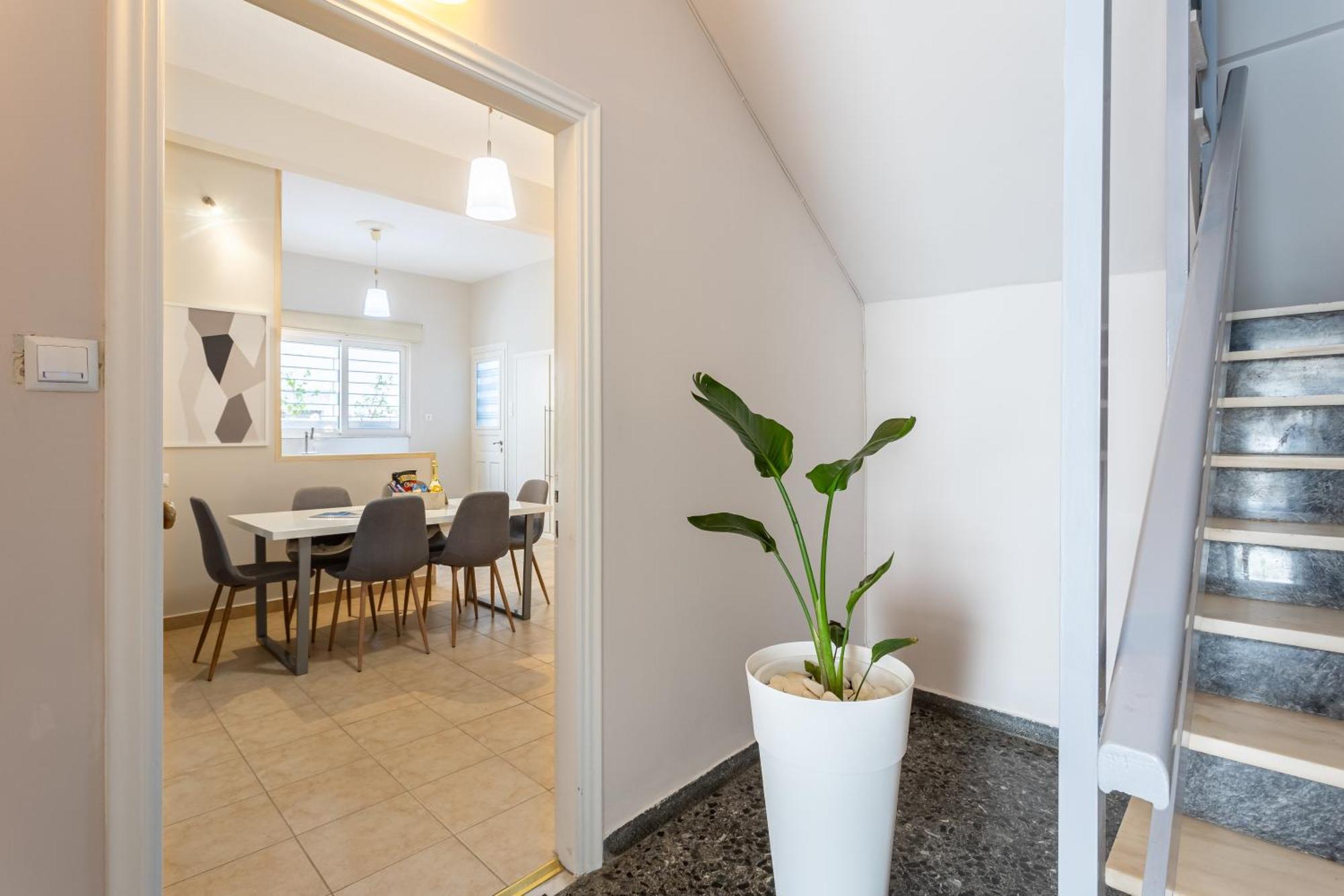 A Homes Greece - Urban Garden Retreat Calamata Exterior foto